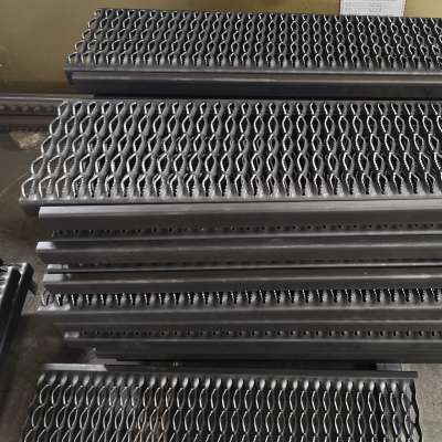 Metal perforated anti slip grating / crocodile type anti skid perforated metal plate